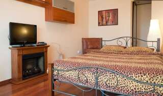 Апартаменты Modern Apartment with Panoramic View near Metro 23August Харьков Апартаменты с балконом-1