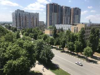 Апартаменты Modern Apartment with Panoramic View near Metro 23August Харьков Апартаменты с балконом-13