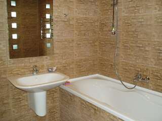 Апартаменты Modern Apartment with Panoramic View near Metro 23August Харьков Апартаменты с балконом-16